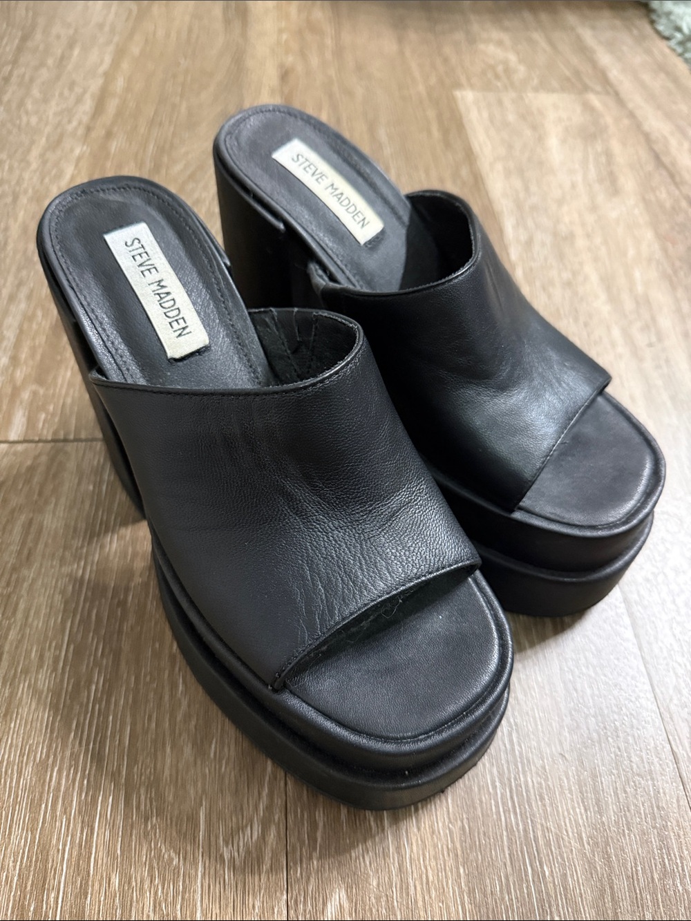 Steve Madden Black Leather Platform Mule Sandals